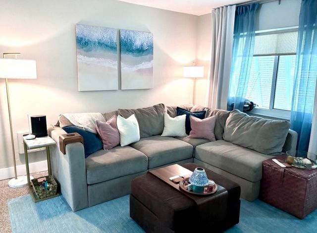 127 SW 10th Avenue, Boynton Beach, FL 33435