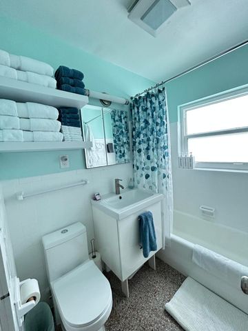 127 SW 10th Avenue, Boynton Beach, FL 33435