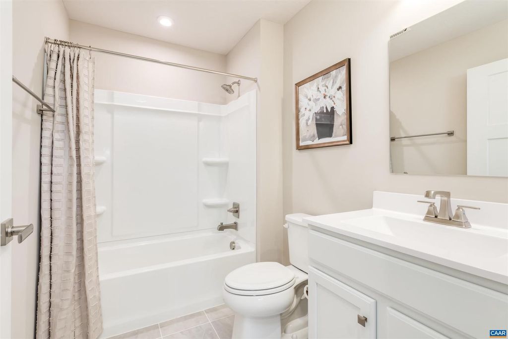 Image 14 of property listing at 131 WHITE SANDS BLVD, Barboursville, VA 22923