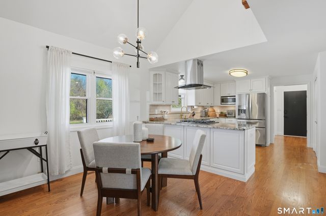 17 Melody Lane, East Hartford, CT 06118