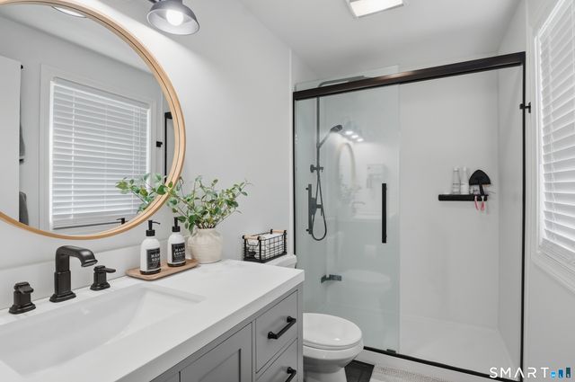 17 Melody Lane, East Hartford, CT 06118