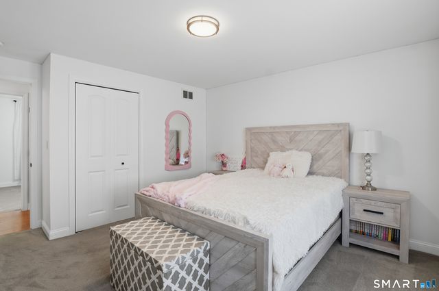 17 Melody Lane, East Hartford, CT 06118