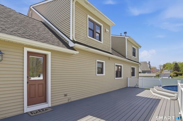 17 Melody Lane, East Hartford, CT 06118