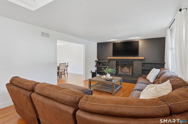 17 Melody Lane, East Hartford, CT 06118