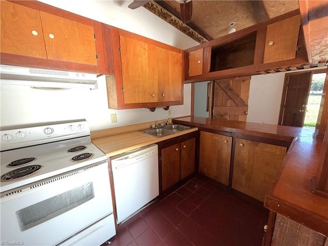 3065 Greenhouse Road, Winston-salem, NC 27127