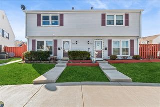 1836 Stockton Drive 1836, Hoffman Estates, IL 60169