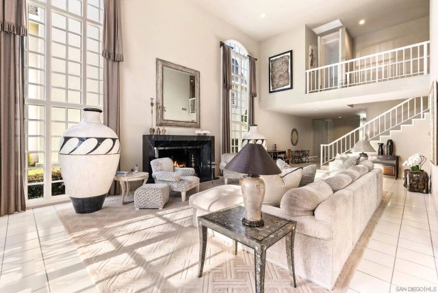 7437 Avenida De Palais, Carlsbad, CA 92009