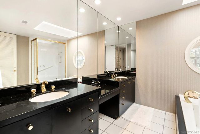 7437 Avenida De Palais, Carlsbad, CA 92009