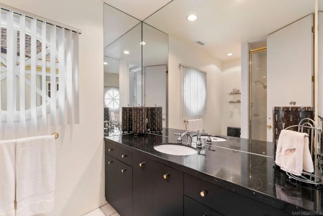 7437 Avenida De Palais, Carlsbad, CA 92009