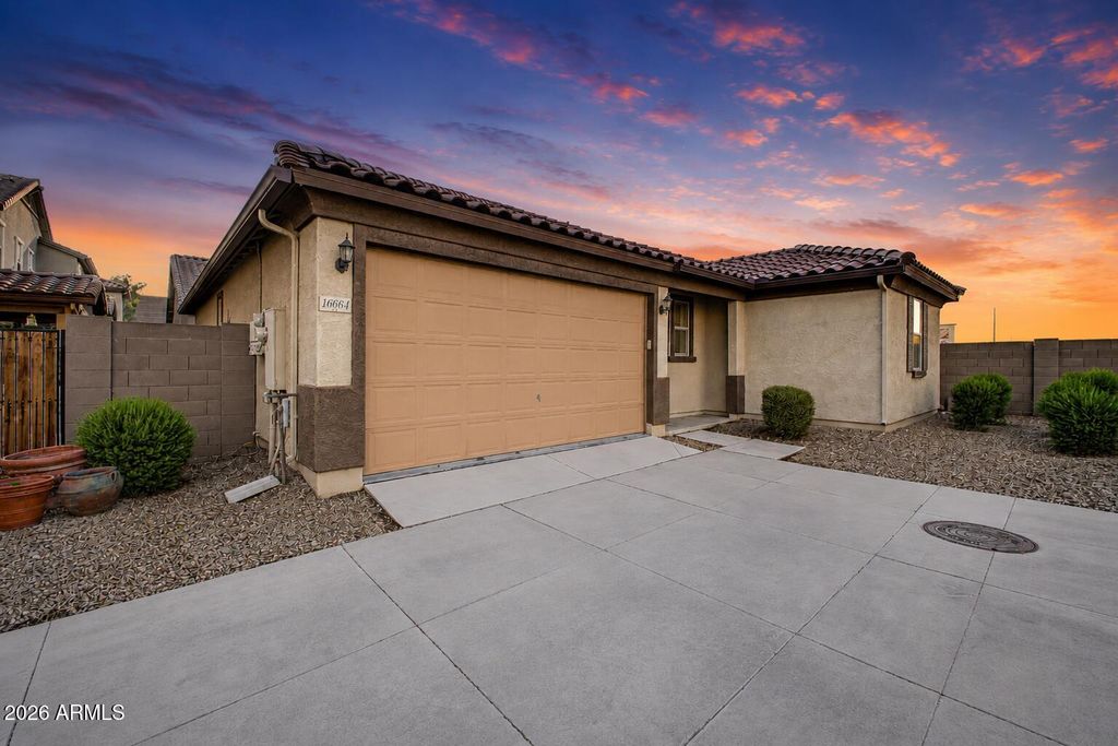 16664 W JENAN Drive, Surprise, AZ 85388 — photo 3
