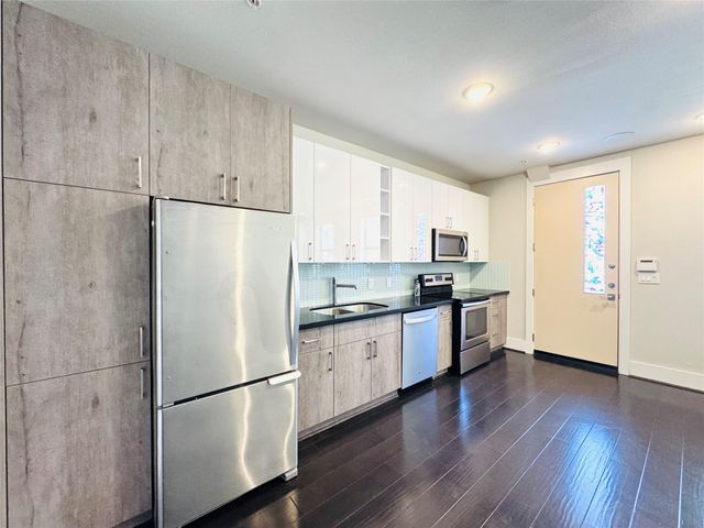 2401 Crawford Street B205, Houston, TX 77004