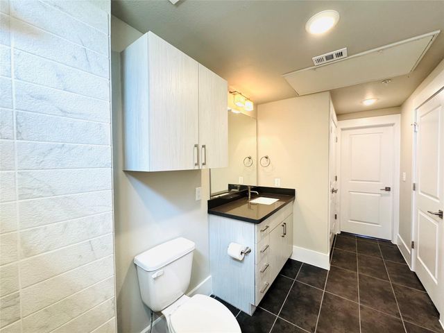 2401 Crawford Street B205, Houston, TX 77004