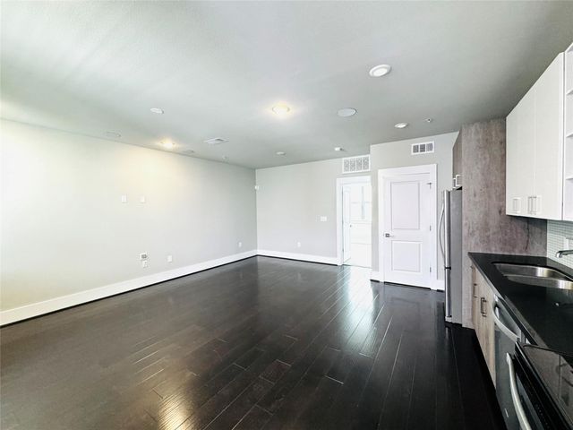 2401 Crawford Street B205, Houston, TX 77004