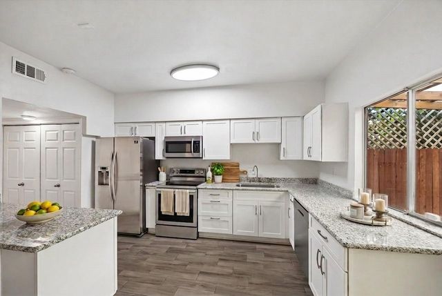 840 Threadneedle Street 207, Houston, TX 77079