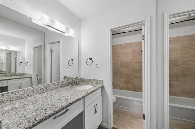 840 Threadneedle Street 207, Houston, TX 77079
