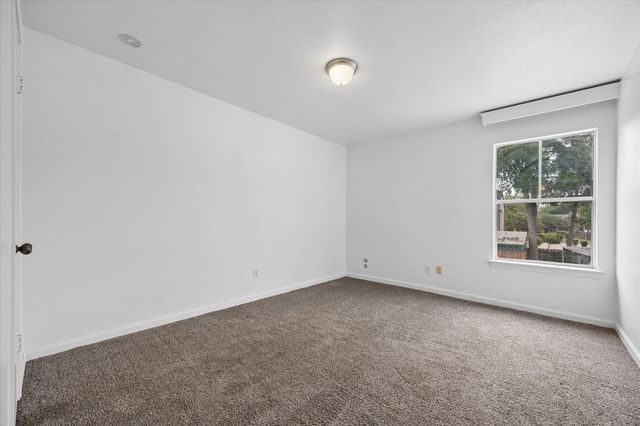840 Threadneedle Street 207, Houston, TX 77079
