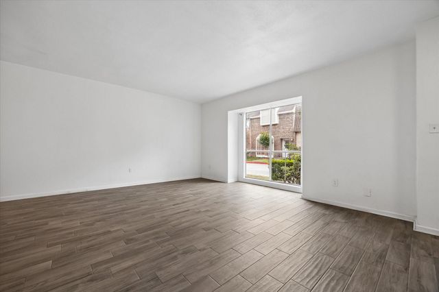 840 Threadneedle Street 207, Houston, TX 77079