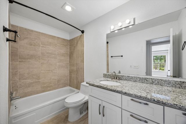 840 Threadneedle Street 207, Houston, TX 77079