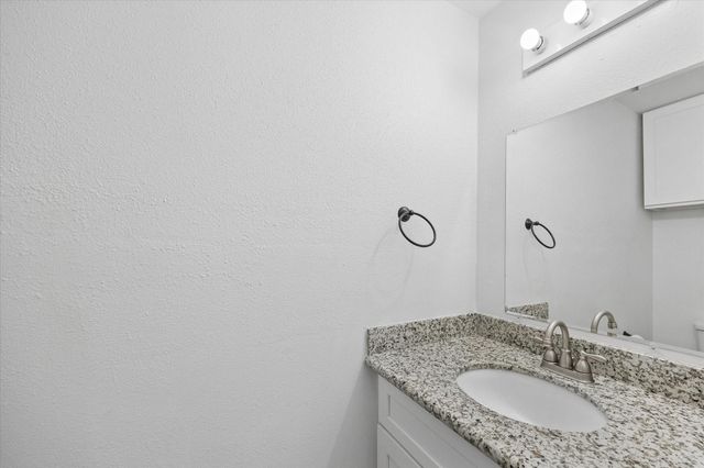 840 Threadneedle Street 207, Houston, TX 77079