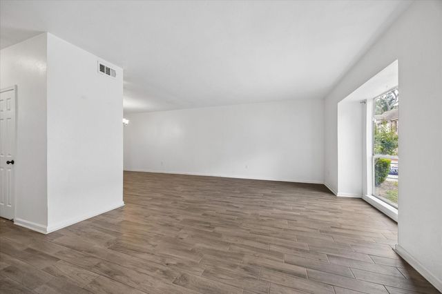 840 Threadneedle Street 207, Houston, TX 77079