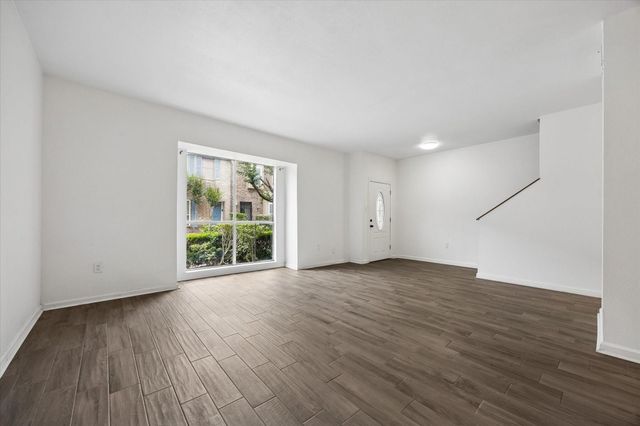 840 Threadneedle Street 207, Houston, TX 77079