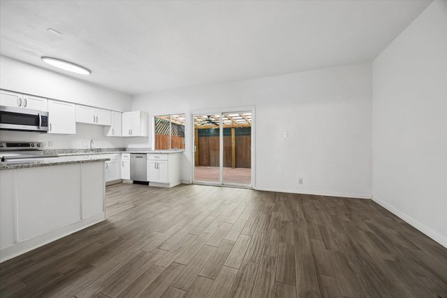 840 Threadneedle Street 207, Houston, TX 77079