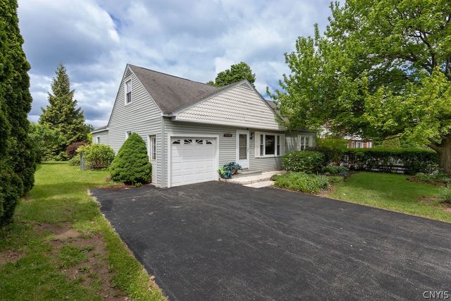 317 Vanida Drive, Camillus, NY 13031