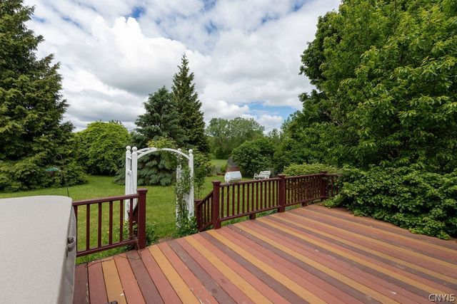 317 Vanida Drive, Camillus, NY 13031