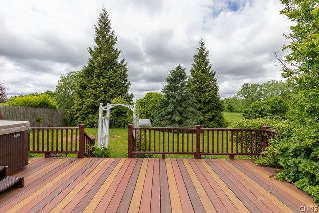 317 Vanida Drive, Camillus, NY 13031
