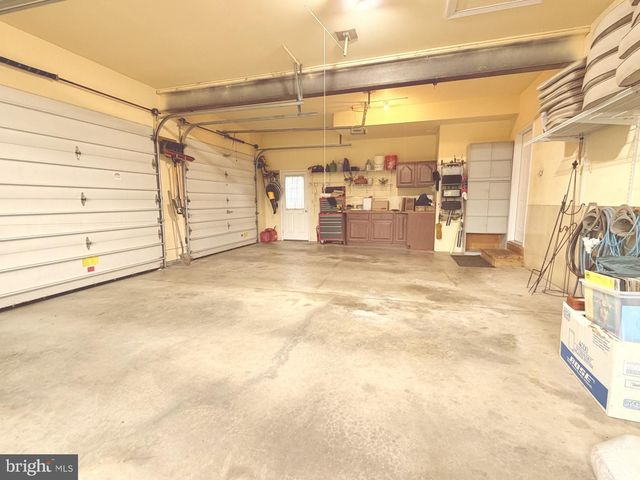 6 HIGHLAND DR, Palmyra, PA 17078