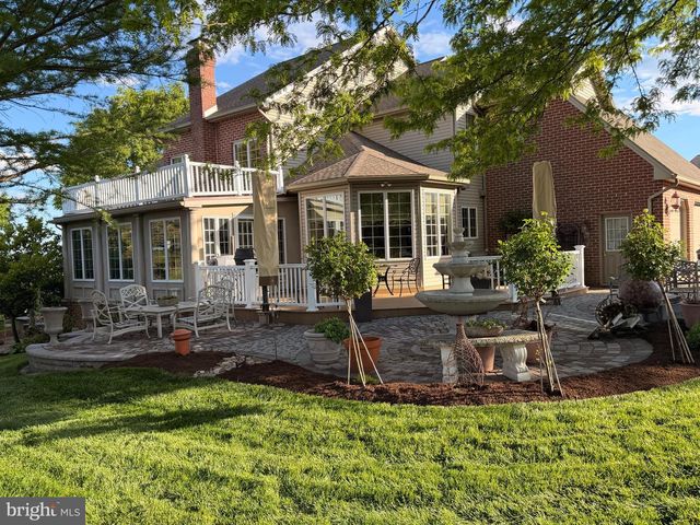 6 HIGHLAND DR, Palmyra, PA 17078
