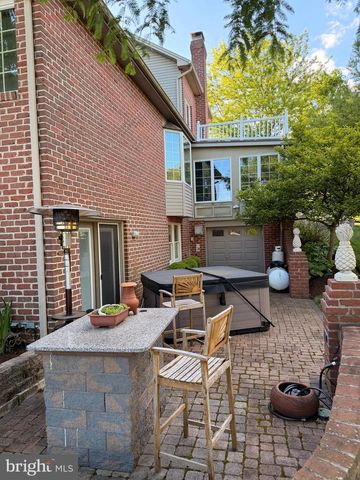 6 HIGHLAND DR, Palmyra, PA 17078