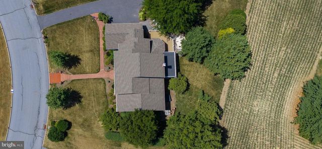 6 HIGHLAND DR, Palmyra, PA 17078