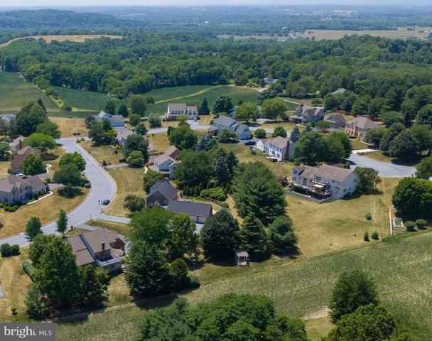 6 HIGHLAND DR, Palmyra, PA 17078