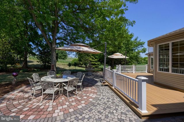6 HIGHLAND DR, Palmyra, PA 17078