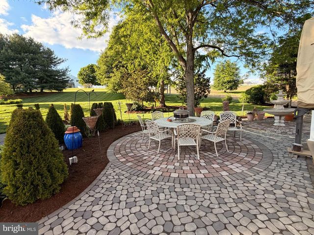 6 HIGHLAND DR, Palmyra, PA 17078