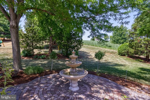6 HIGHLAND DR, Palmyra, PA 17078