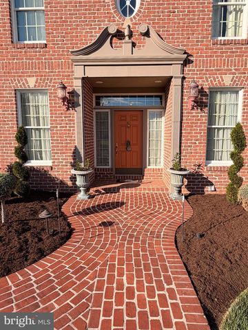 6 HIGHLAND DR, Palmyra, PA 17078