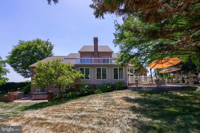 6 HIGHLAND DR, Palmyra, PA 17078