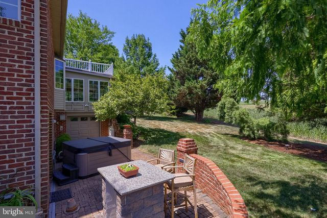 6 HIGHLAND DR, Palmyra, PA 17078