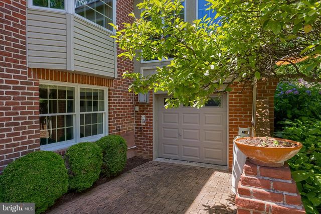 6 HIGHLAND DR, Palmyra, PA 17078