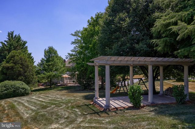 6 HIGHLAND DR, Palmyra, PA 17078