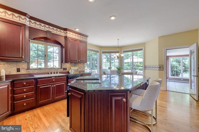 6 HIGHLAND DR, Palmyra, PA 17078