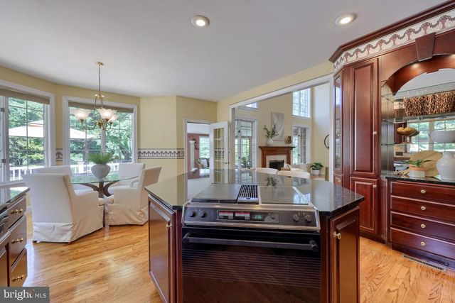 6 HIGHLAND DR, Palmyra, PA 17078