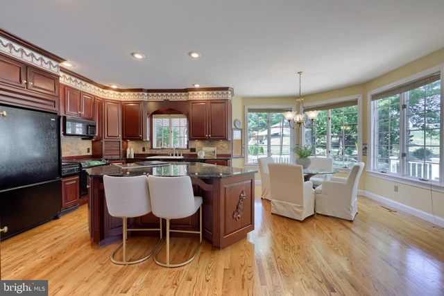 6 HIGHLAND DR, Palmyra, PA 17078