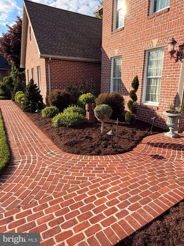 6 HIGHLAND DR, Palmyra, PA 17078