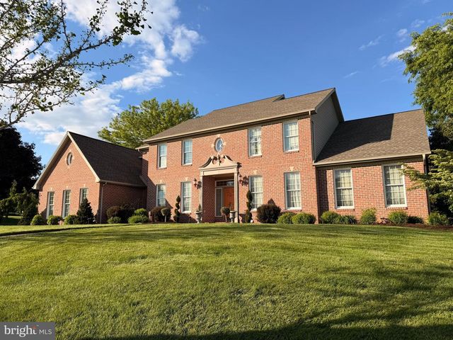 6 HIGHLAND DR, Palmyra, PA 17078