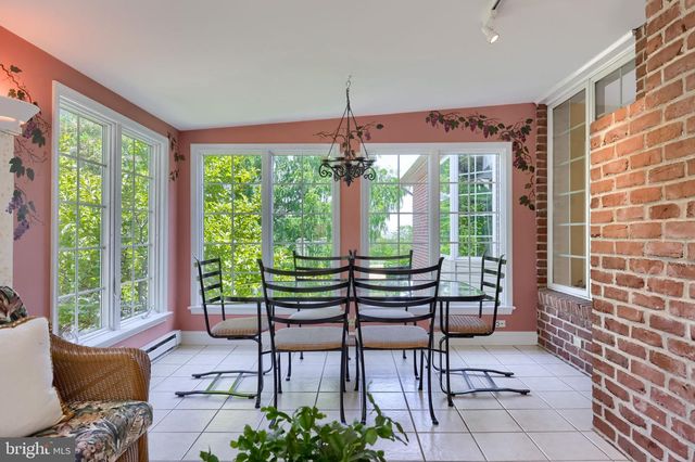 6 HIGHLAND DR, Palmyra, PA 17078