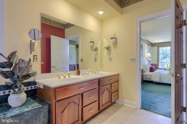 6 HIGHLAND DR, Palmyra, PA 17078