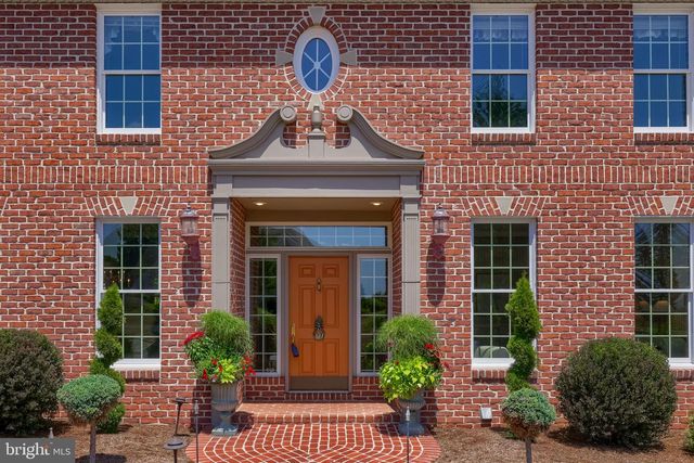6 HIGHLAND DR, Palmyra, PA 17078